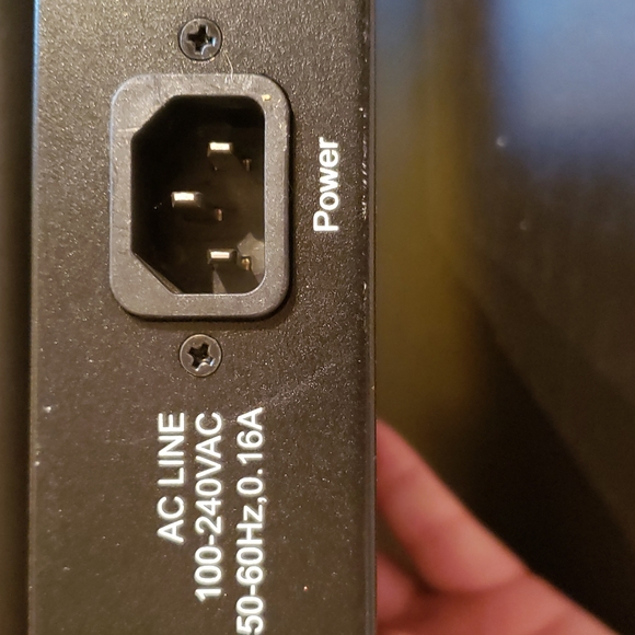 D-Link 10/100 SWITCH DES-1024D rack switch - Picture 9 of 9